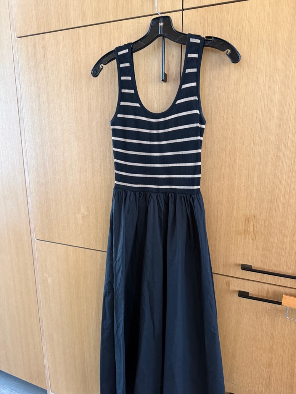 Moon River Stripe Bodice Mixed Media Midi Dress Black/ Tan Color Size Small - Picture 6 of 13